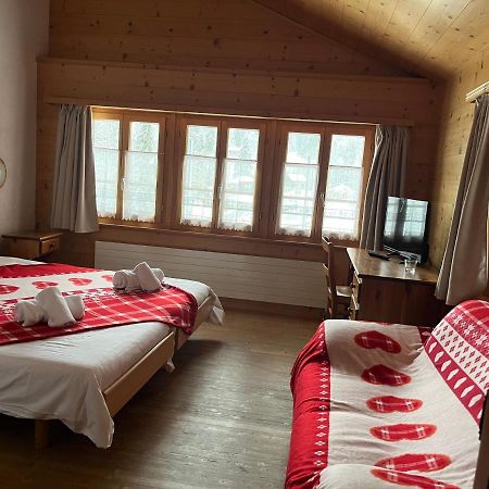 L'Auberge De L'Ours Vers L'Eglise Kültér fotó