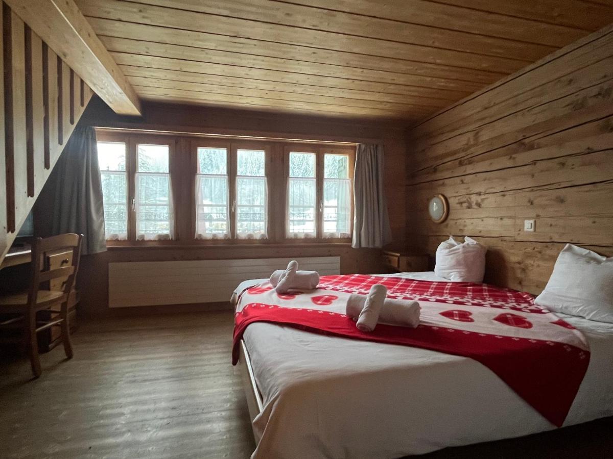 L'Auberge De L'Ours Vers L'Eglise Kültér fotó